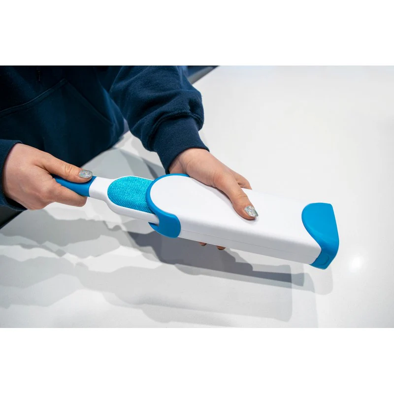Cat and Dog Fur Remover Blue Microfibre by Four Paws - Image 2