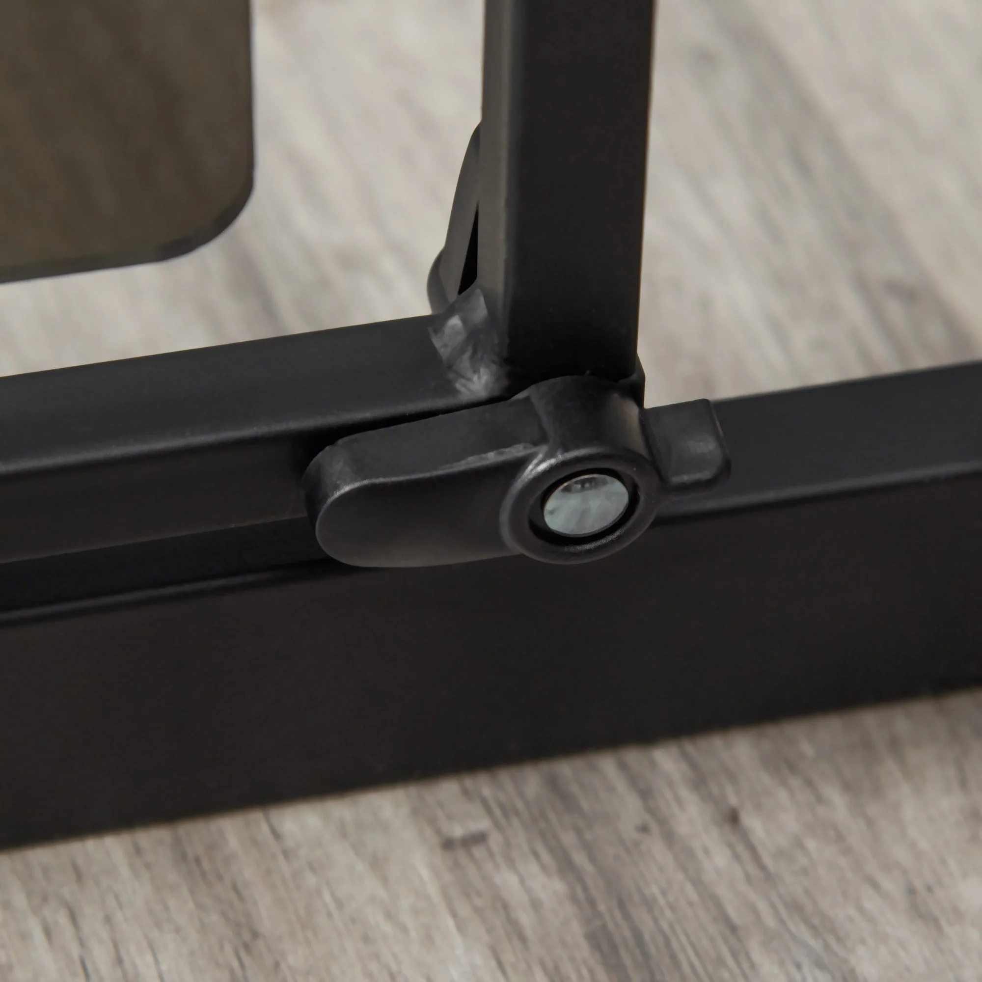 PawHut Pressure Fit Safety Gate for Doorways and Staircases - Image 9